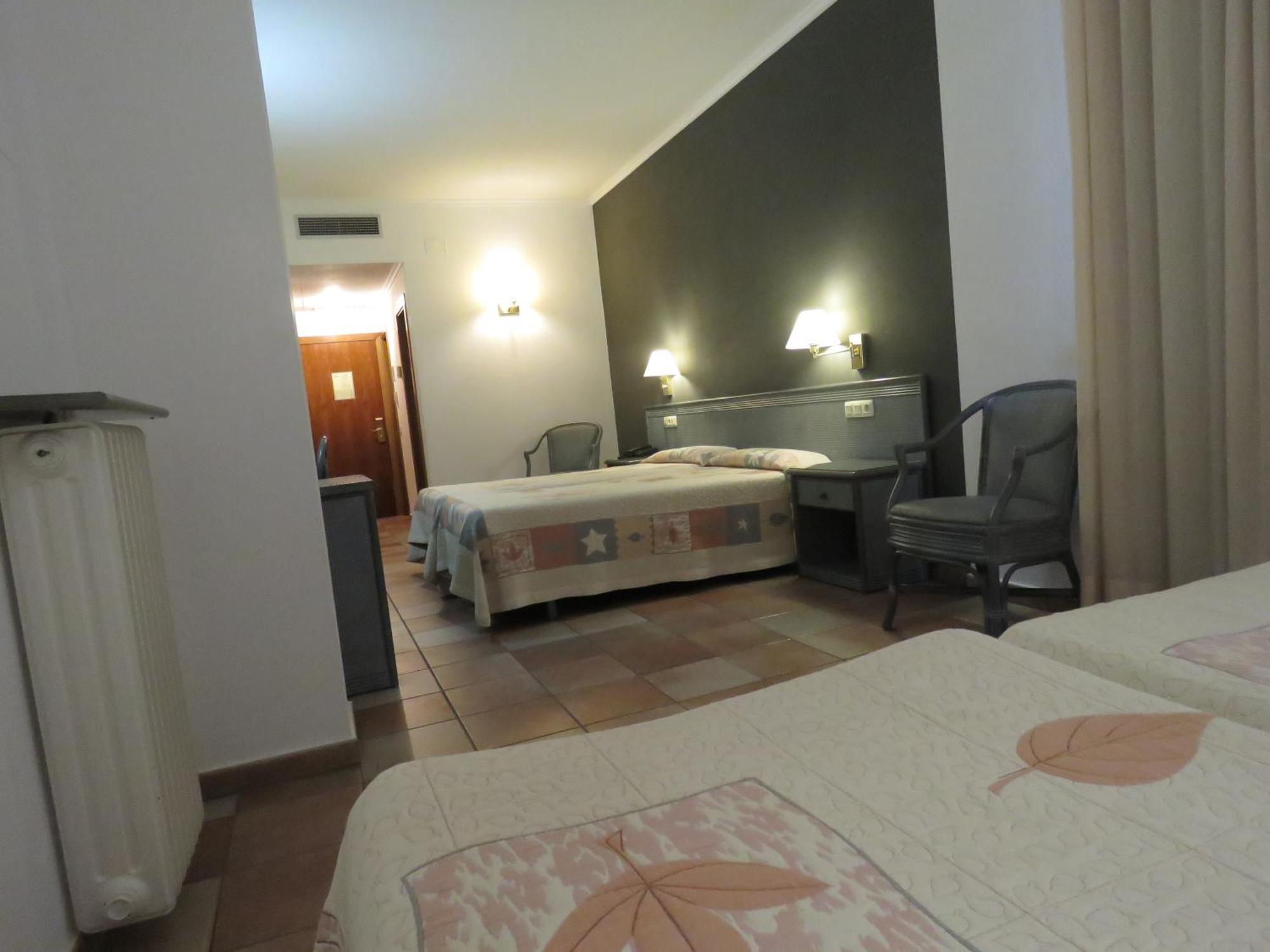 Hotel Santa Anna L'Estartit Oda fotoğraf